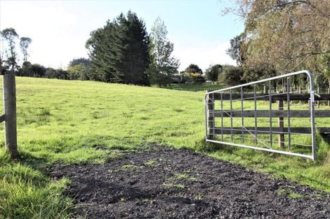 Photo of property in 181 Mangakura Road, Helensville, 0875