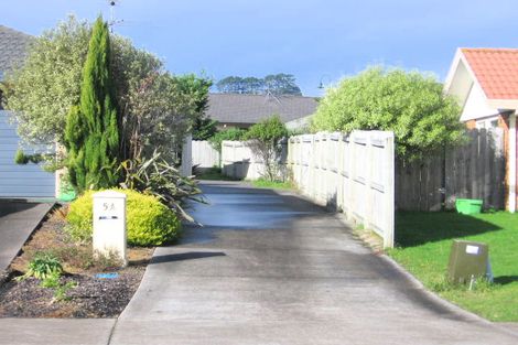 Photo of property in 5 Mellefont Close, East Tamaki Heights, Auckland, 2016