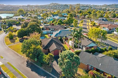 Photo of property in 26 Settlers Grove, Orewa, 0931