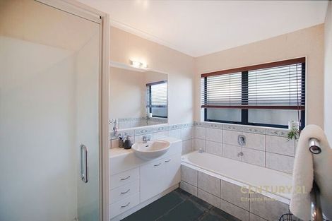 Photo of property in 21 Macnean Drive, East Tamaki Heights, Auckland, 2016