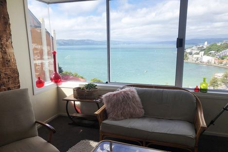Photo of property in 2f7 Oriental Terrace, Mount Victoria, Wellington, 6011