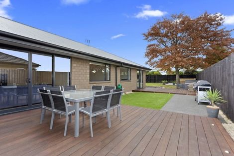 Photo of property in 10 Highfield Lane, Rangiora, 7400