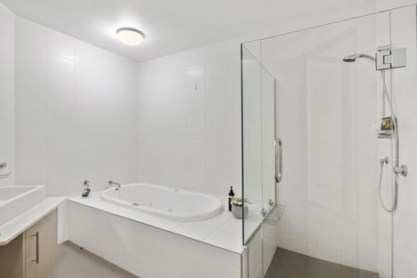 Photo of property in 3a/22 Telford Terrace, Oriental Bay, Wellington, 6011