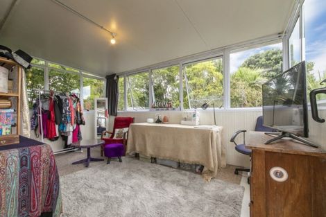 Photo of property in 18 George Herring Place, Glen Eden, Auckland, 0602