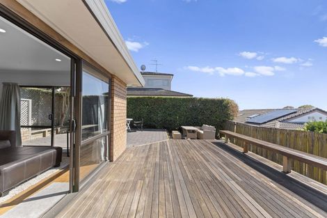 Photo of property in 74b Bradbury Road, Botany Downs, Auckland, 2010