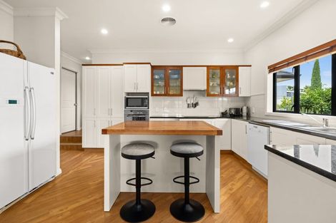 Photo of property in 2 Redwood Close, Havelock North, 4130