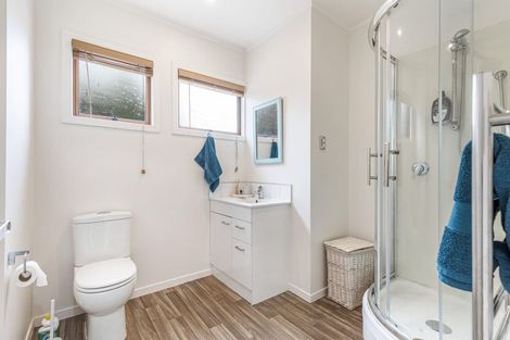 Photo of property in 42 Konini Road, Titirangi, Auckland, 0604