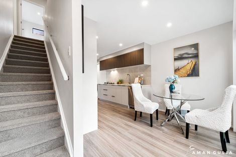 Photo of property in 26-28 Pomaria Road, Henderson, Auckland, 0610