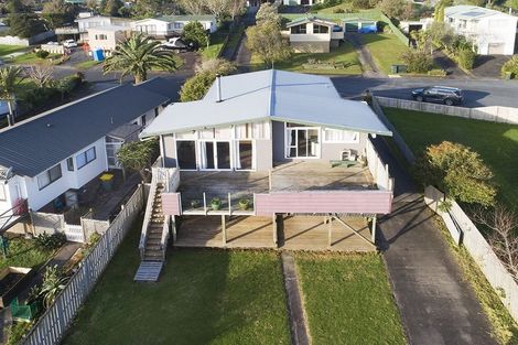 Photo of property in 7 Kaipara Crescent, Helensville, 0800