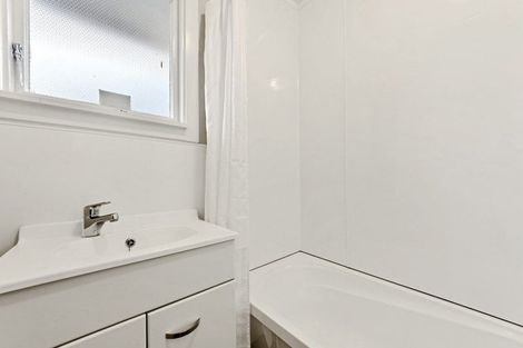 Photo of property in 2/694 Avonside Drive, Avonside, Christchurch, 8061