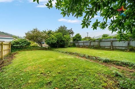 Photo of property in 106 Hine Road, Wainuiomata, Lower Hutt, 5014