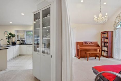 Photo of property in 8 Yarlside Place, Northpark, Auckland, 2013