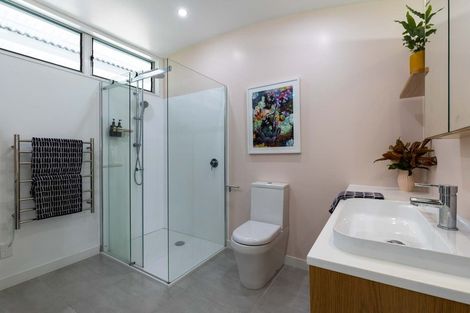 Photo of property in 50a Colonial Road, Birkenhead, Auckland, 0626