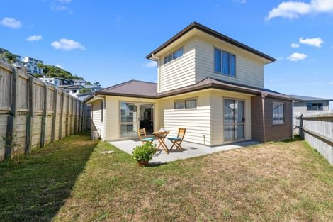 Photo of property in 6 Cresswell Place, Johnsonville, Wellington, 6037