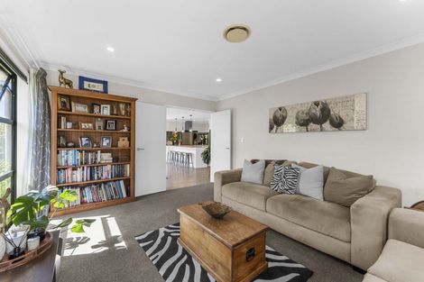 Photo of property in 12 Lakeside Terrace, Omokoroa, 3114