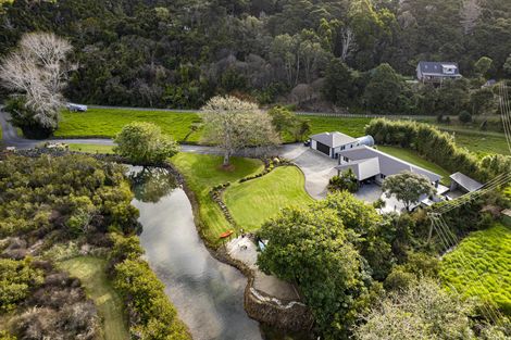 Photo of property in 31 Crisp Road, Parua Bay, Whangarei, 0174