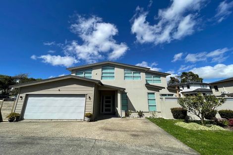 Photo of property in 8 Mana Lane, Pinehill, Auckland, 0632