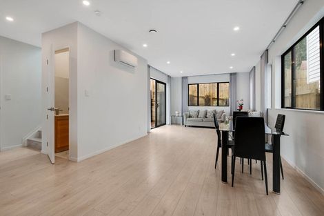 Photo of property in 57d Hogans Road, Glenfield, Auckland, 0629