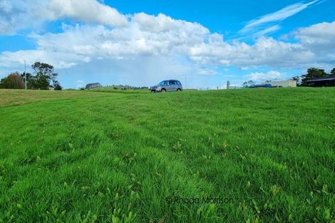 Photo of property in 12 Arahanga Road, Paparoa, 0571