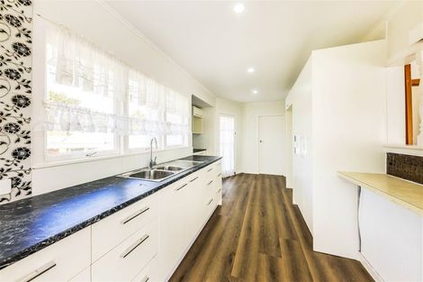 Photo of property in 65 Christmas Road, Manurewa, Auckland, 2102