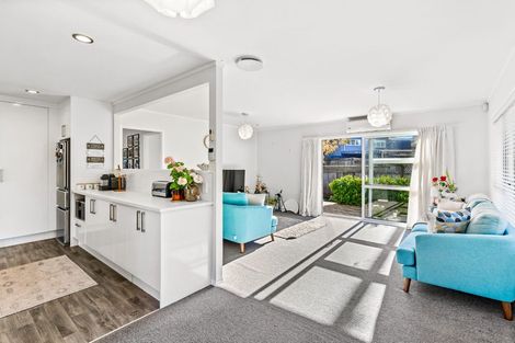 Photo of property in 1/31 Captain Scott Road, Glen Eden, Auckland, 0602