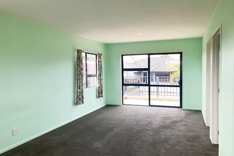 Photo of property in 18 Piriti Drive, Te Atatu Peninsula, Auckland, 0610