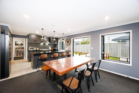 Photo of property in 8 Butler Place, Fitzherbert, Palmerston North, 4410