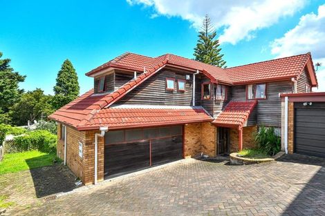 Photo of property in 2/27 Goodwood Drive, Goodwood Heights, Auckland, 2105