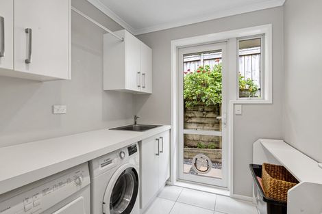 Photo of property in 15 Seaview Crescent, Hatfields Beach, Orewa, 0931