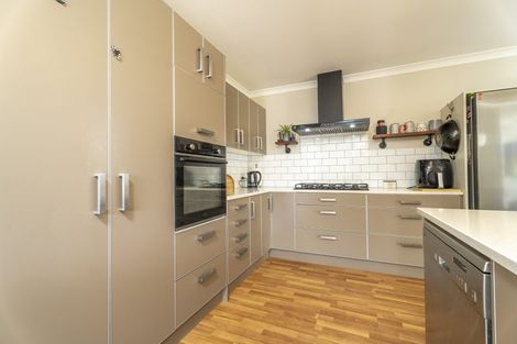 Photo of property in 107 Kenmore Street, Newlands, Wellington, 6037