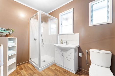 Photo of property in 15 Waimauku Station Road, Waimauku, 0812