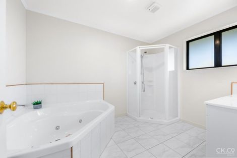 Photo of property in 63 Kirton Drive, Riverstone Terraces, Upper Hutt, 5018