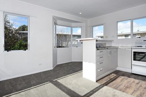 Photo of property in 18 Roberts Road, Te Atatu South, Auckland, 0610