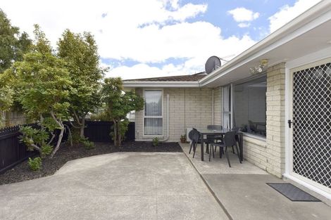 Photo of property in 2/8 Bowen Street, Upper Riccarton, Christchurch, 8041