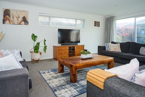 Photo of property in 13 Papa Orchard Drive, Kumeu, 0810