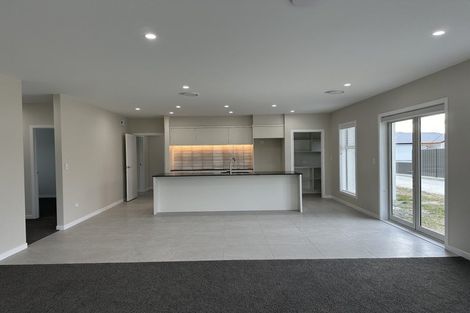 Photo of property in 11 Cassin Place, Taradale, 4112