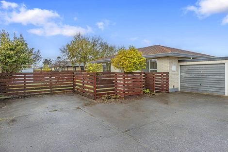 Photo of property in 2/9c Lydbury Place, Parklands, Christchurch, 8083