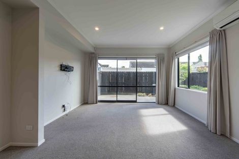 Photo of property in 9/13 Beale Street, Hamilton East, Hamilton, 3216