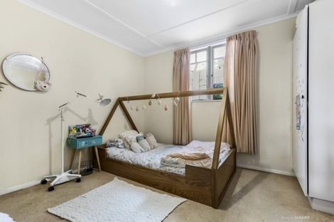 Photo of property in 38 Hawker Street, Mount Victoria, Wellington, 6011