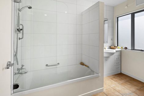 Photo of property in 7 Huntingdon Street, Northland, Wellington, 6012