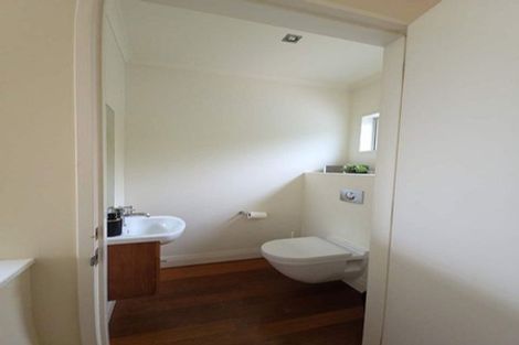 Photo of property in 20 Cameron Street, Kaiwharawhara, Wellington, 6035