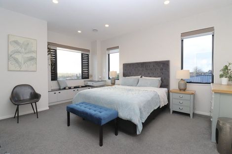 Photo of property in 26 Roxborough Place, East Tamaki Heights, Auckland, 2016