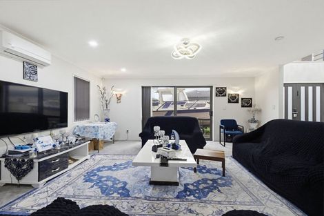 Photo of property in 56a Cambridge Terrace, Papatoetoe, Auckland, 2025