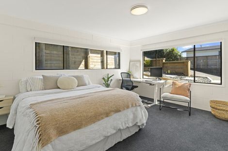 Photo of property in 1/39 Sunset Road, Totara Vale, Auckland, 0632
