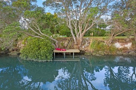 Photo of property in 273 Point Wells Road, Point Wells, 0986