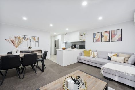 Photo of property in 11/17 Harbour View Road, Te Atatu Peninsula, Auckland, 0610