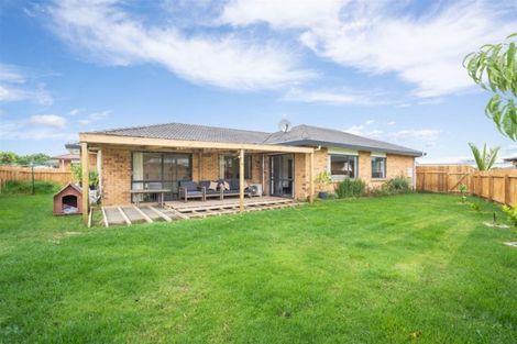 Photo of property in 8 Sid Place, Mangere, Auckland, 2022