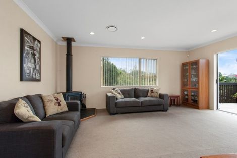 Photo of property in 14 Glenfinn Place, Massey, Auckland, 0614