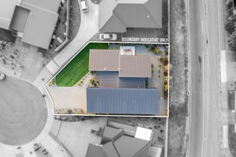 Photo of property in 15 Kaiwaru Place, Waikanae, 5036