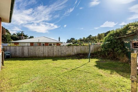 Photo of property in 28 Durham Street, Cannons Creek, Porirua, 5024